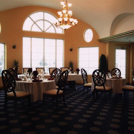 Chateau Louis Hotel & Conference Centre Едмънтън Екстериор снимка
